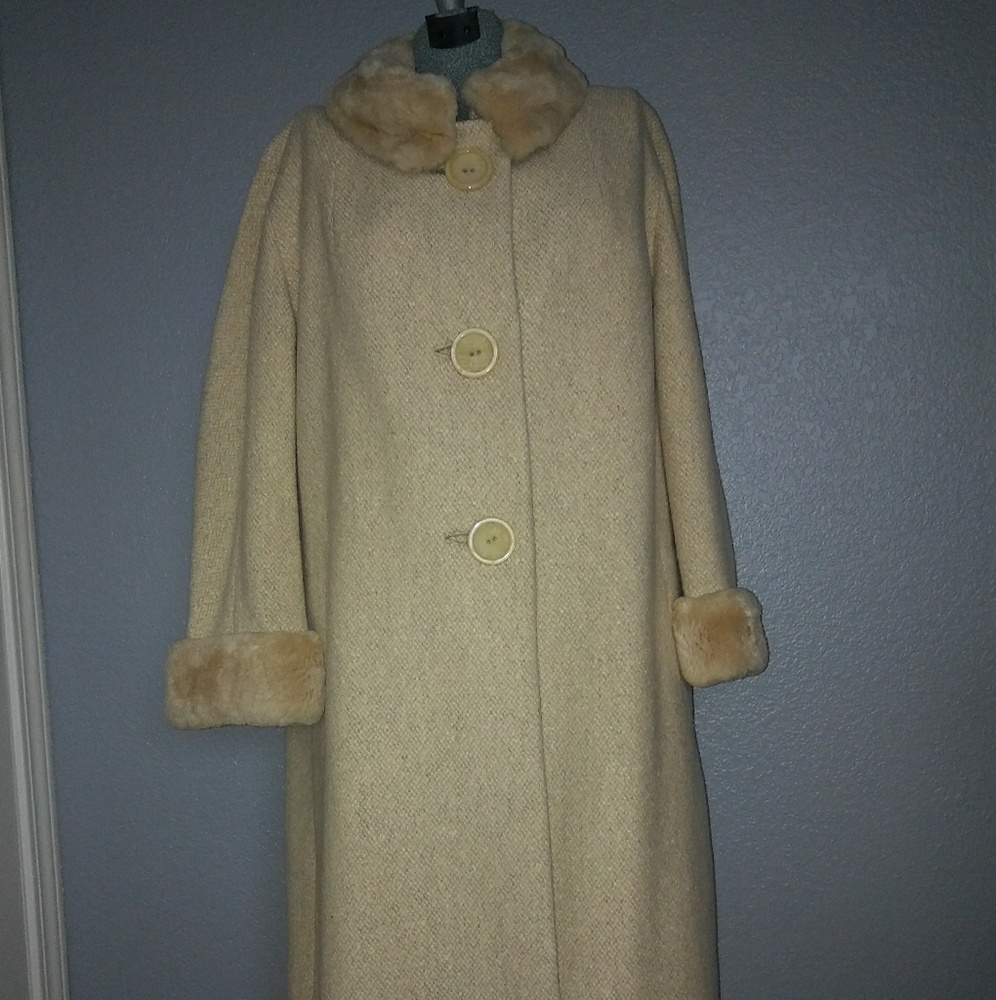 Vntg cream W_ool & Fur Coat